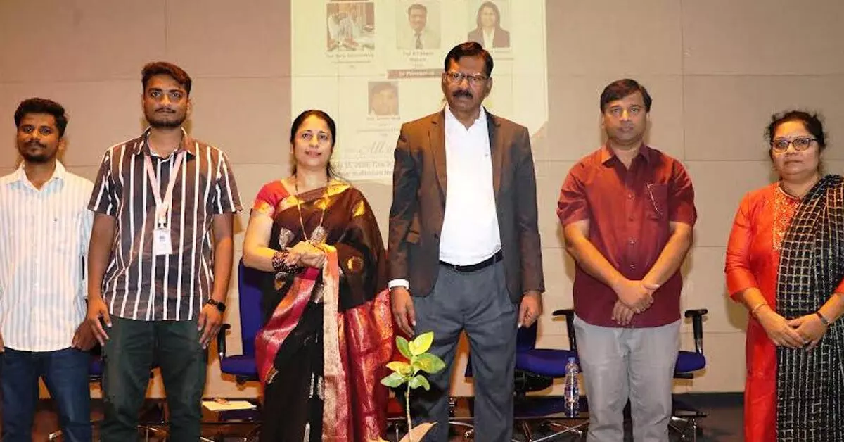 Aland | ಉದ್ಯೋಗ ಯಶಸ್ಸಿಗೆ ಪಠ್ಯಜ್ಞಾನ ಮಾತ್ರವಲ್ಲ, ಮೃದು ಕೌಶಲ್ಯವೂ ಅಗತ್ಯ: ಸಿಯುಕೆ ಕುಲಪತಿ Aland | ಉದ್ಯೋಗ ಯಶಸ್ಸಿಗೆ ಪಠ್ಯಜ್ಞಾನ ಮಾತ್ರವಲ್ಲ, ಮೃದು ಕೌಶಲ್ಯವೂ ಅಗತ್ಯ: ಸಿಯುಕೆ ಕುಲಪತಿ