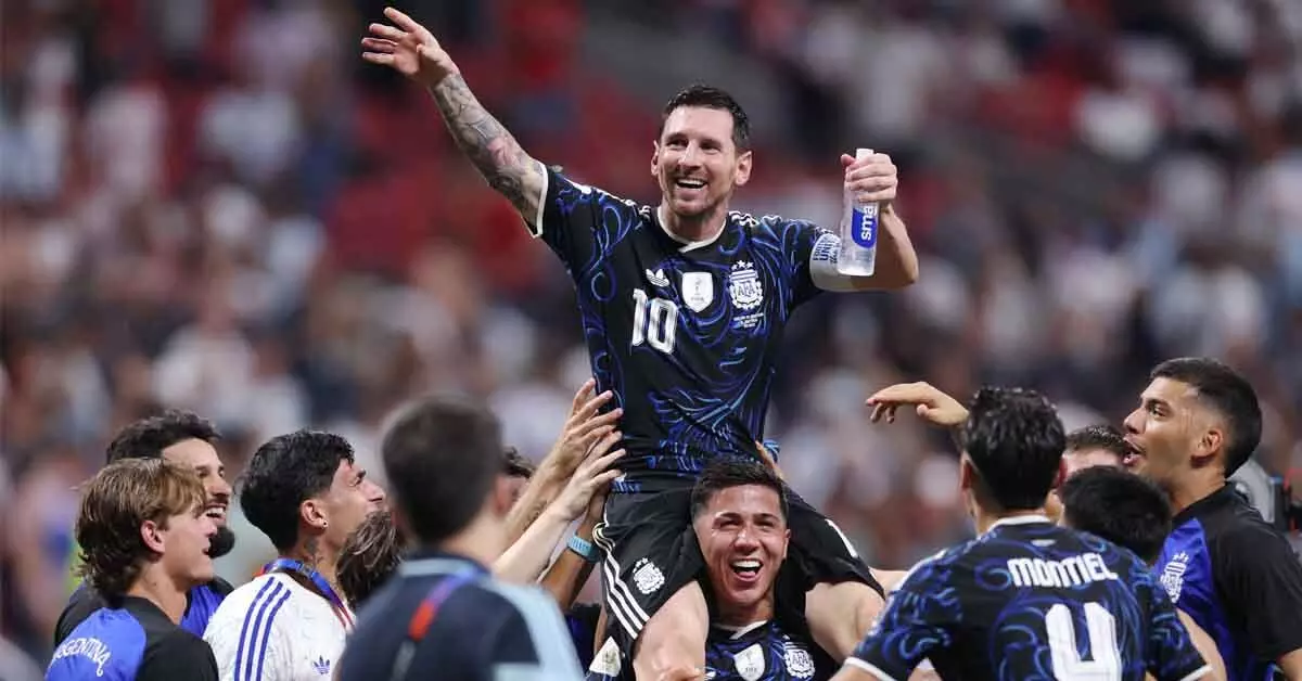 FIFA World Cup 2026 | ಕೊನೆಯ ಕ್ಷಣದ ಎರಡು ಗೋಲು: ಇಂಗ್ಲೆಂಡನ್ನು ಮಣಿಸಿ ಅರ್ಜೆಂಟೀನಾ ಫೈನಲ್ಗೆ FIFA World Cup 2026 | ಕೊನೆಯ ಕ್ಷಣದ ಎರಡು ಗೋಲು: ಇಂಗ್ಲೆಂಡನ್ನು ಮಣಿಸಿ ಅರ್ಜೆಂಟೀನಾ ಫೈನಲ್ಗೆ