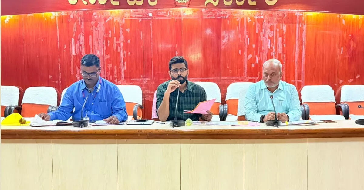 Kalaburagi | ಬೆಳೆ ಸಾಲ ಪಡೆದ ರೈತರಿಗೆ ಶೇ.100ರಷ್ಟು ಬೆಳೆ ವಿಮೆ ನೋಂದಣಿ ಮಾಡಿಸಿ: ಇಕ್ರಮ್ ಶರೀಫ್ Kalaburagi | ಬೆಳೆ ಸಾಲ ಪಡೆದ ರೈತರಿಗೆ ಶೇ.100ರಷ್ಟು ಬೆಳೆ ವಿಮೆ ನೋಂದಣಿ ಮಾಡಿಸಿ: ಇಕ್ರಮ್ ಶರೀಫ್