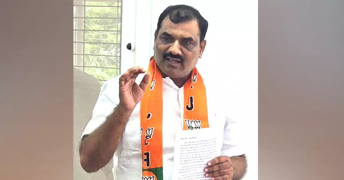 Kalaburagi | ಕೈದಿಗಳ ಪರಾರಿ ಪ್ರಕರಣ: ಪ್ರಿಯಾಂಕ್ ಖರ್ಗೆ ರಾಜೀನಾಮೆಗೆ ಅವ್ವಣ್ಣಾ ಮ್ಯಾಕೇರಿ ಆಗ್ರಹ Kalaburagi | ಕೈದಿಗಳ ಪರಾರಿ ಪ್ರಕರಣ: ಪ್ರಿಯಾಂಕ್ ಖರ್ಗೆ ರಾಜೀನಾಮೆಗೆ ಅವ್ವಣ್ಣಾ ಮ್ಯಾಕೇರಿ ಆಗ್ರಹ