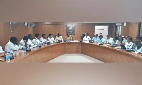 Raichur | ಗ್ಯಾರಂಟಿ ಯೋಜನೆಗಳ ಅನುಷ್ಠಾನ ಪ್ರಾಧಿಕಾರದ ಪ್ರಗತಿ ಪರಿಶೀಲನಾ ಸಭೆ