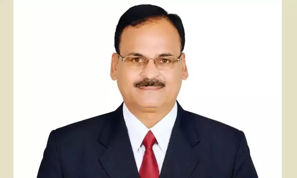 ಶಿವಶಂಕರಪ್ಪ ಸಾಹುಕಾರ್ ರನ್ನು ಅಮಾನತುಪಡಿಸಲು ಸಚಿವ ಸಂಪುಟದ ಶಿಫಾರಸು, ಸಲಹೆ ಇತ್ತೇ?; ಸರ್ಕಾರದಿಂದ ಮಾಹಿತಿ ಕೇಳಿದ ಹೈಕೋರ್ಟ್