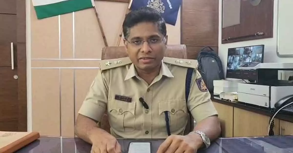 ಬಿ.ಸಿ ರೋಡಿನಲ್ಲಿ ಯುವತಿಯ ಹತ್ಯೆ ಪ್ರಕರಣ; ಇಲಿಪಾಷಾಣ ಸೇವಿಸಿದ ಆರೋಪಿ: ದ.ಕ ಜಿಲ್ಲಾ ಎಸ್ಪಿ ಪ್ರತಿಕ್ರಿಯಿಸಿದ್ದು ಹೀಗೆ... ಬಿ.ಸಿ ರೋಡಿನಲ್ಲಿ ಯುವತಿಯ ಹತ್ಯೆ ಪ್ರಕರಣ; ಇಲಿಪಾಷಾಣ ಸೇವಿಸಿದ ಆರೋಪಿ: ದ.ಕ ಜಿಲ್ಲಾ ಎಸ್ಪಿ ಪ್ರತಿಕ್ರಿಯಿಸಿದ್ದು ಹೀಗೆ...