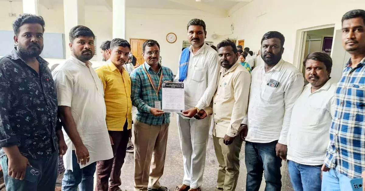 ಬೀದರ್ ಜಿಲ್ಲೆಯನ್ನು ಬರಪೀಡಿತವೆಂದು ಘೋಷಿಸಲು ದಲಿತ ಸಂಘರ್ಷ ಸಮಿತಿಯಿಂದ ಒತ್ತಾಯ ಬೀದರ್ ಜಿಲ್ಲೆಯನ್ನು ಬರಪೀಡಿತವೆಂದು ಘೋಷಿಸಲು ದಲಿತ ಸಂಘರ್ಷ ಸಮಿತಿಯಿಂದ ಒತ್ತಾಯ