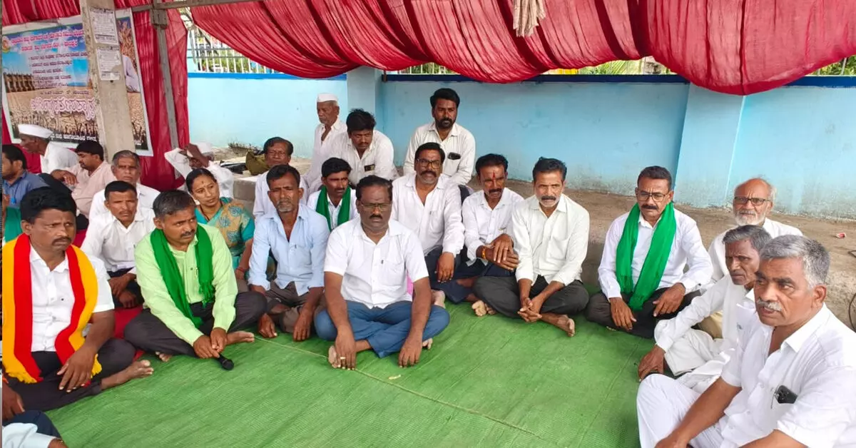 Afzalpur | ಭೀಮಾನದಿಗೆ ನೀರು ಬಿಡುಗಡೆಗೆ ಆಗ್ರಹ: ಬೇಡಿಕೆ ಈಡೇರದಿದ್ದರೆ ಜು.20ರಂದು ರಾಜ್ಯ ಹೆದ್ದಾರಿ ತಡೆ ಎಚ್ಚರಿಕೆ Afzalpur | ಭೀಮಾನದಿಗೆ ನೀರು ಬಿಡುಗಡೆಗೆ ಆಗ್ರಹ: ಬೇಡಿಕೆ ಈಡೇರದಿದ್ದರೆ ಜು.20ರಂದು ರಾಜ್ಯ ಹೆದ್ದಾರಿ ತಡೆ ಎಚ್ಚರಿಕೆ