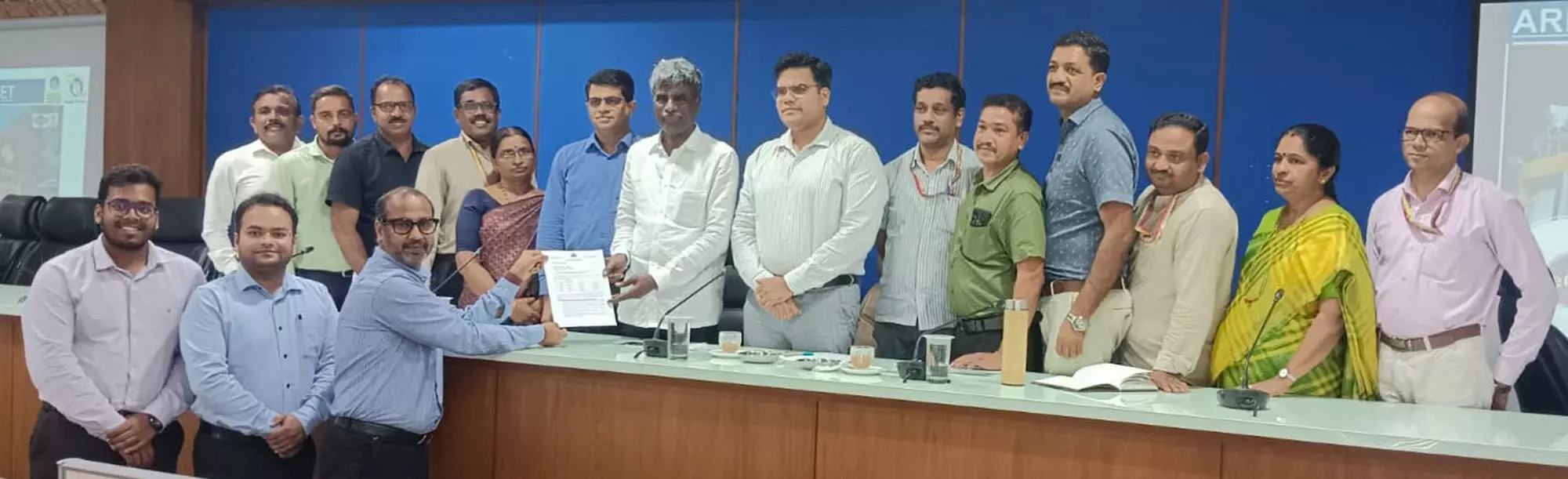 ಗ್ರಾಪಂಗಳ ಮೂಲಕ ಪೆಟ್ರೋಲ್ ಬಂಕ್, ಭಾರತ್ ಕೆಫೆ ಶೀಘ್ರ ಪ್ರಾರಂಭ: ಸಂಸದ ಕೋಟ ಗ್ರಾಪಂಗಳ ಮೂಲಕ ಪೆಟ್ರೋಲ್ ಬಂಕ್, ಭಾರತ್ ಕೆಫೆ ಶೀಘ್ರ ಪ್ರಾರಂಭ: ಸಂಸದ ಕೋಟ