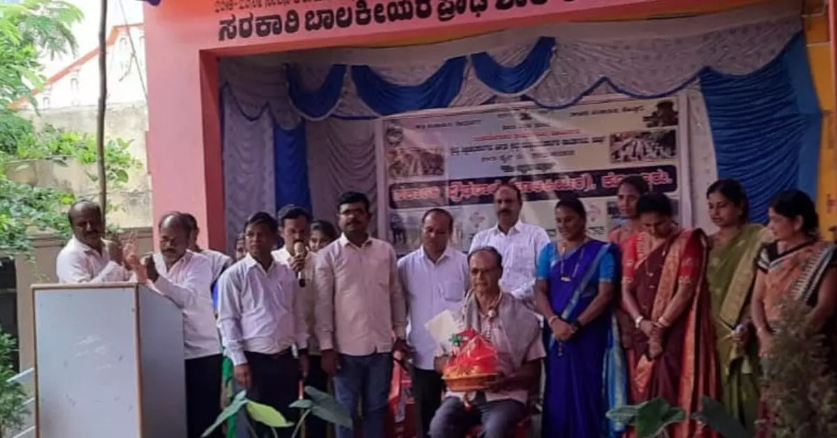 Vijayanagara | ಸರ್ಕಾರಿ ಬಾಲಕಿಯರ ಪ್ರೌಢಶಾಲೆಯಲ್ಲಿ ನೂತನ ವಿದ್ಯಾರ್ಥಿನಿಯರಿಗೆ ಅದ್ದೂರಿ ಸ್ವಾಗತ Vijayanagara | ಸರ್ಕಾರಿ ಬಾಲಕಿಯರ ಪ್ರೌಢಶಾಲೆಯಲ್ಲಿ ನೂತನ ವಿದ್ಯಾರ್ಥಿನಿಯರಿಗೆ ಅದ್ದೂರಿ ಸ್ವಾಗತ