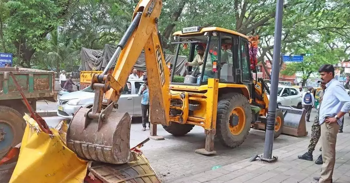 ಬೀದಿ ವ್ಯಾಪಾರಿಗಳ ತೆರವು ಕಾರ್ಯಾಚರಣೆ ನಿಲ್ಲಿಸಿ: ರಾಜ್ಯ ಸರಕಾರಕ್ಕೆ ಬಹಿರಂಗ ಪತ್ರ ಸಲ್ಲಿಕೆ ಬೀದಿ ವ್ಯಾಪಾರಿಗಳ ತೆರವು ಕಾರ್ಯಾಚರಣೆ ನಿಲ್ಲಿಸಿ: ರಾಜ್ಯ ಸರಕಾರಕ್ಕೆ ಬಹಿರಂಗ ಪತ್ರ ಸಲ್ಲಿಕೆ