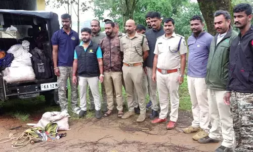 Madikeri | ಕಾಡು ಕೋಣ ಬೇಟೆಯಾಡಿ ಮಾಂಸ ಸಾಗಿಸುತ್ತಿದ್ದ ಜೀಪಿನ ಮೇಲೆ ಗುಂಡಿನ ದಾಳಿ; ಇಬ್ಬರು ಆರೋಪಿಗಳಿಗೆ ಗಾಯ