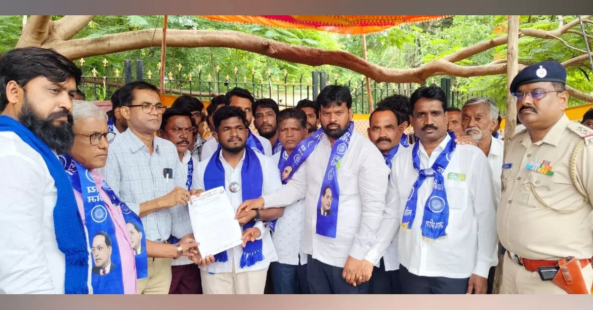 Bidar | ಸೋನಮ್ ವಾಂಗ್ಚುಕ್ ಅವರ ಉಪವಾಸ ಸತ್ಯಾಗ್ರಹಕ್ಕೆ ದಲಿತ ವಿದ್ಯಾರ್ಥಿ ಪರಿಷತ್ ಬೆಂಬಲ Bidar | ಸೋನಮ್ ವಾಂಗ್ಚುಕ್ ಅವರ ಉಪವಾಸ ಸತ್ಯಾಗ್ರಹಕ್ಕೆ ದಲಿತ ವಿದ್ಯಾರ್ಥಿ ಪರಿಷತ್ ಬೆಂಬಲ