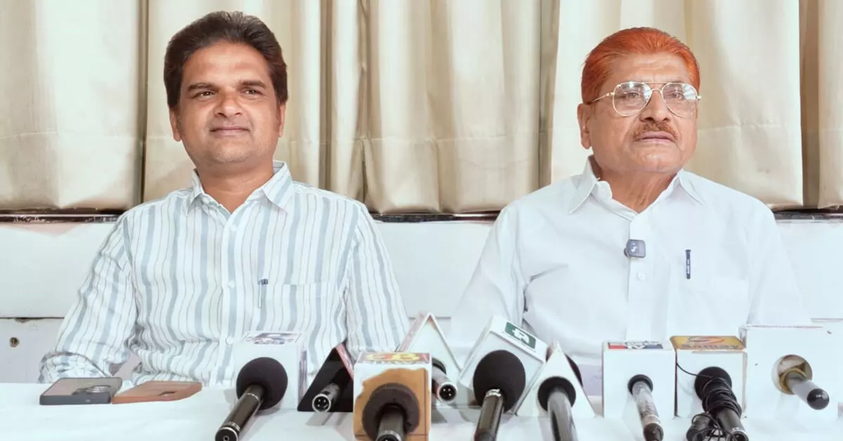 Vijayapura | ರಾಮಮಂದಿರ ಹುಂಡಿ ಕಳ್ಳತನ ಪ್ರಕರಣ: ತಪ್ಪಿತಸ್ಥರ ವಿರುದ್ಧ ಕಠಿಣ ಕ್ರಮಕ್ಕೆ ಆಗ್ರಹ Vijayapura | ರಾಮಮಂದಿರ ಹುಂಡಿ ಕಳ್ಳತನ ಪ್ರಕರಣ: ತಪ್ಪಿತಸ್ಥರ ವಿರುದ್ಧ ಕಠಿಣ ಕ್ರಮಕ್ಕೆ ಆಗ್ರಹ