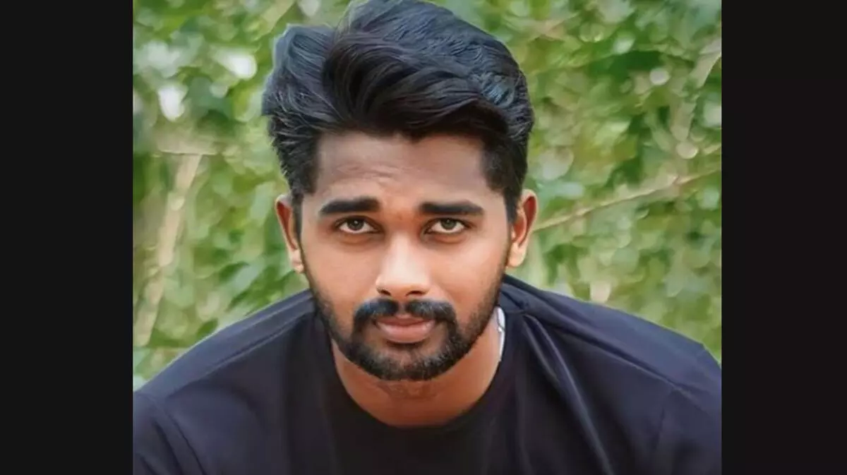 ಉಕ್ರೇನ್ ಬಂದರಿನಲ್ಲಿ ರಷ್ಯಾ ಕ್ಷಿಪಣಿ ದಾಳಿ: ಕಾಸರಗೋಡಿನ ಯುವಕ ಸೇರಿ 10 ಮಂದಿ ಮೃತ್ಯು ಉಕ್ರೇನ್ ಬಂದರಿನಲ್ಲಿ ರಷ್ಯಾ ಕ್ಷಿಪಣಿ ದಾಳಿ: ಕಾಸರಗೋಡಿನ ಯುವಕ ಸೇರಿ 10 ಮಂದಿ ಮೃತ್ಯು