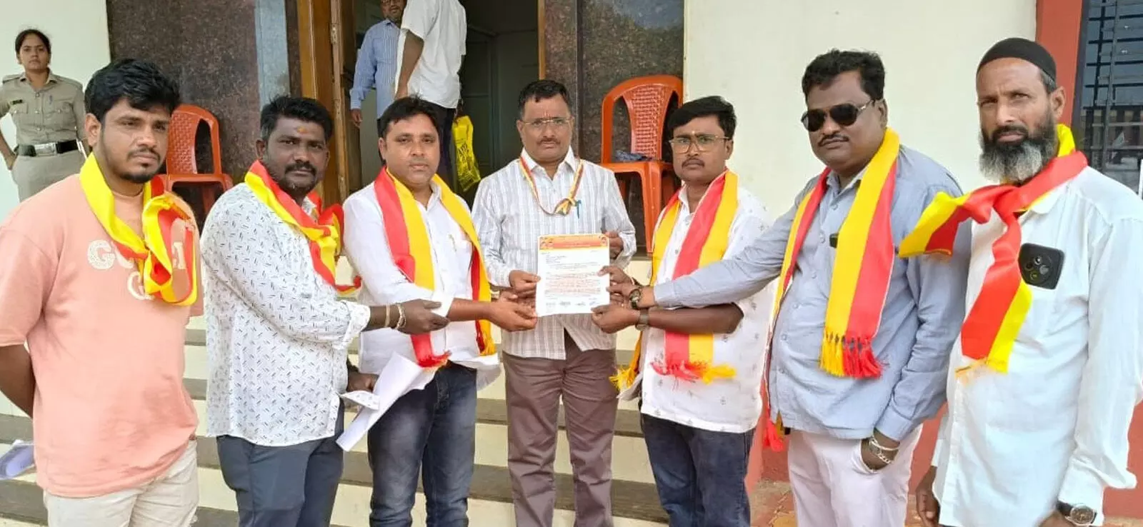 ಬೀದರ್ ಜಿಲ್ಲೆಯನ್ನು ಬರಪೀಡಿತ ಪ್ರದೇಶವೆಂದು ಘೋಷಿಸಲು ಆಗ್ರಹ ಬೀದರ್ ಜಿಲ್ಲೆಯನ್ನು ಬರಪೀಡಿತ ಪ್ರದೇಶವೆಂದು ಘೋಷಿಸಲು ಆಗ್ರಹ