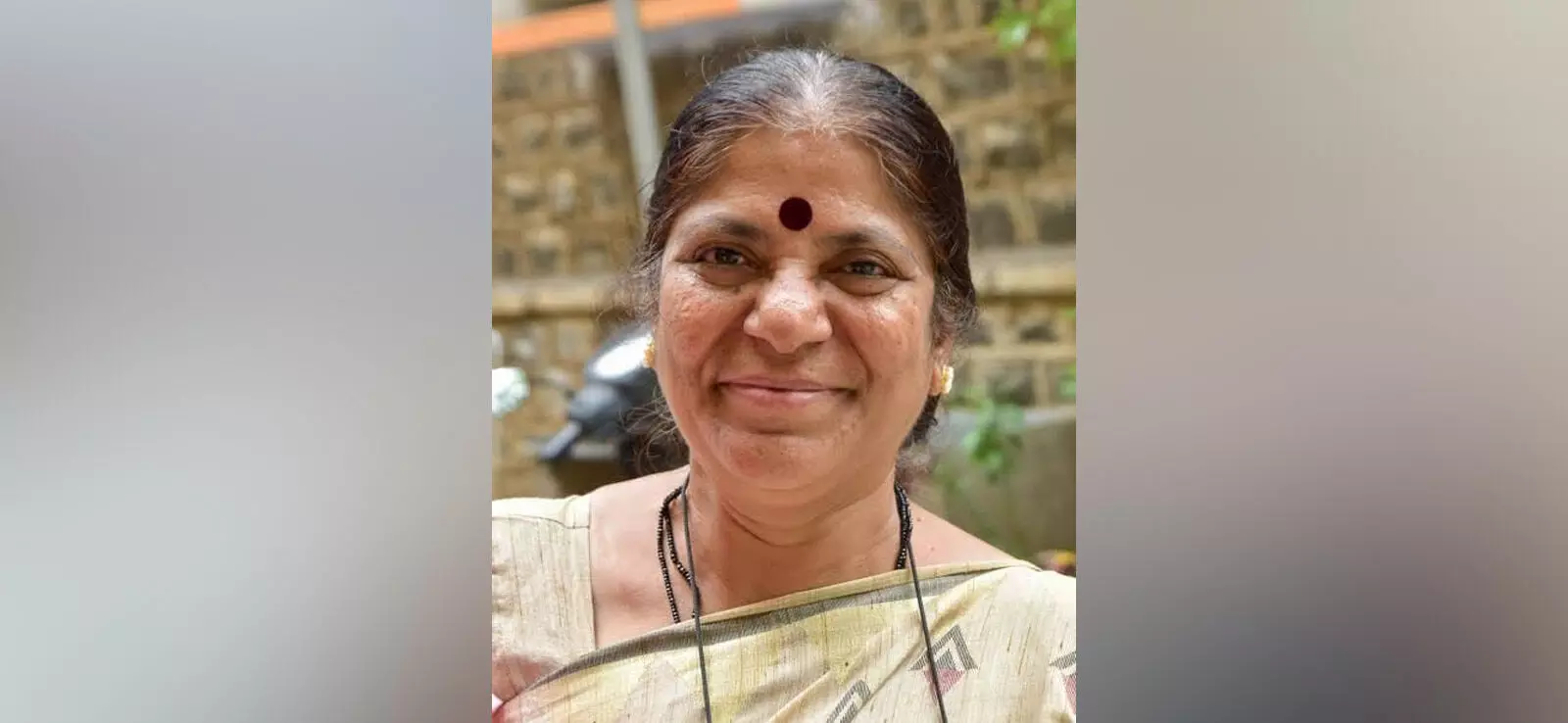 Kalaburagi | ಶಾಂತಿಯುತ ಪ್ರತಿಭಟನಾಕಾರರ ಮೇಲೆ ಪೊಲೀಸ್ ದೌರ್ಜನ್ಯ ಖಂಡನೀಯ: ಕೆ.ನೀಲಾ Kalaburagi | ಶಾಂತಿಯುತ ಪ್ರತಿಭಟನಾಕಾರರ ಮೇಲೆ ಪೊಲೀಸ್ ದೌರ್ಜನ್ಯ ಖಂಡನೀಯ: ಕೆ.ನೀಲಾ