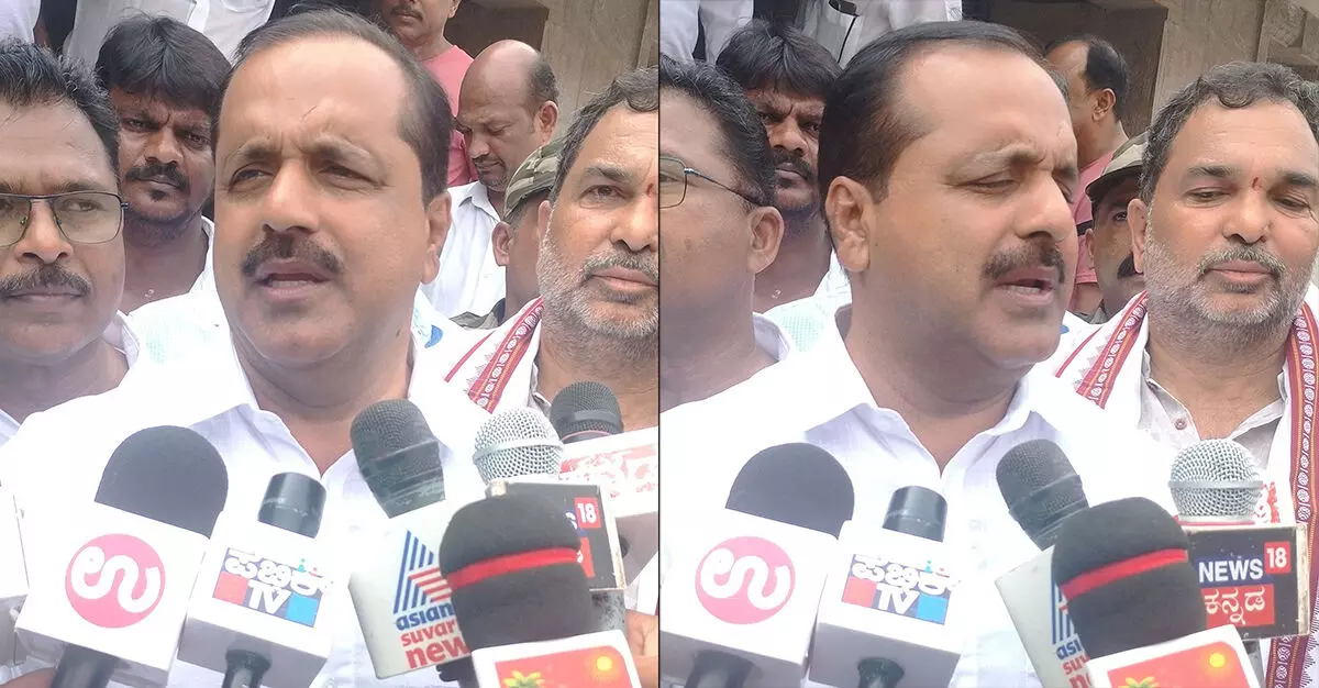 ಮತ್ತೆ ಕೊರೋನಾ ಭೀತಿ; ಆತಂಕ ಬೇಡ, ಜಾಗೃತಿ ಇರಲಿ: ಜನತೆಗೆ ಸಚಿವ ಯು.ಟಿ. ಖಾದರ್ ಸಲಹೆ ಮತ್ತೆ ಕೊರೋನಾ ಭೀತಿ; ಆತಂಕ ಬೇಡ, ಜಾಗೃತಿ ಇರಲಿ: ಜನತೆಗೆ ಸಚಿವ ಯು.ಟಿ. ಖಾದರ್ ಸಲಹೆ