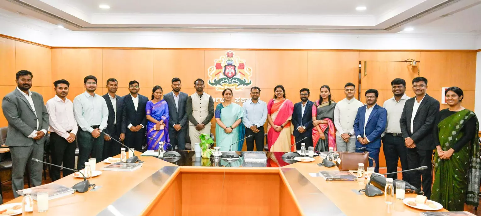 ನಾಗರಿಕ ಸೇವೆಯು ಸಮಾಜಮುಖಿ ಬದಲಾವಣೆಗೆ ಅವಕಾಶ : ನೂತನ ಪ್ರಶಿಕ್ಷಣಾರ್ಥಿಗಳಿಗೆ ಮುಖ್ಯ ಕಾರ್ಯದರ್ಶಿ ಡಾ.ಶಾಲಿನಿ ರಜನೀಶ್ ಕರೆ ನಾಗರಿಕ ಸೇವೆಯು ಸಮಾಜಮುಖಿ ಬದಲಾವಣೆಗೆ ಅವಕಾಶ : ನೂತನ ಪ್ರಶಿಕ್ಷಣಾರ್ಥಿಗಳಿಗೆ ಮುಖ್ಯ ಕಾರ್ಯದರ್ಶಿ ಡಾ.ಶಾಲಿನಿ ರಜನೀಶ್ ಕರೆ
