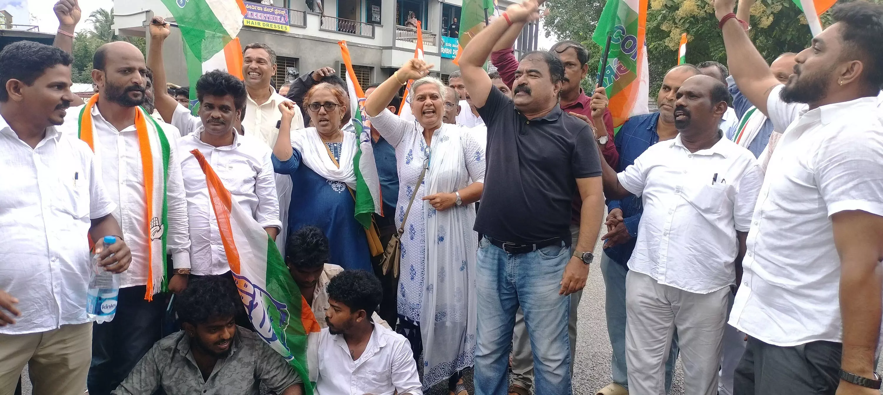ಪ್ರತಿಭಟನಾಕಾರರ ಮೇಲಿನ ದೌರ್ಜನ್ಯ ಪ್ರಜಾಪ್ರಭುತ್ವದ ಕಗ್ಗೊಲೆ: ಎಂ.ಎ.ಗಫೂರ್ ಪ್ರತಿಭಟನಾಕಾರರ ಮೇಲಿನ ದೌರ್ಜನ್ಯ ಪ್ರಜಾಪ್ರಭುತ್ವದ ಕಗ್ಗೊಲೆ: ಎಂ.ಎ.ಗಫೂರ್