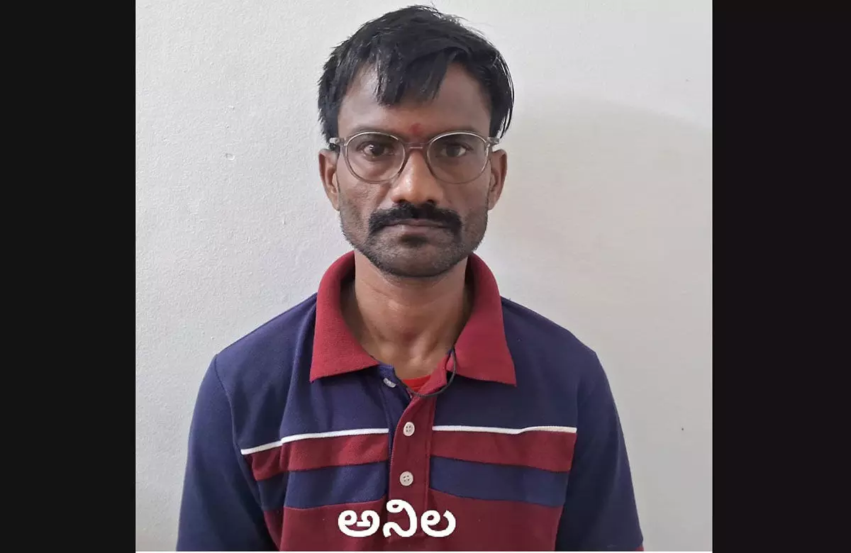 ಪಾನ್ ಸ್ಟಾಲ್ನಲ್ಲಿ ಗಾಂಜಾ ಮಾರಾಟ : 625.83 ಗ್ರಾಂ ಗಾಂಜಾ ಸಹಿತ ಆರೋಪಿ ಸೆರೆ ಪಾನ್ ಸ್ಟಾಲ್ನಲ್ಲಿ ಗಾಂಜಾ ಮಾರಾಟ : 625.83 ಗ್ರಾಂ ಗಾಂಜಾ ಸಹಿತ ಆರೋಪಿ ಸೆರೆ
