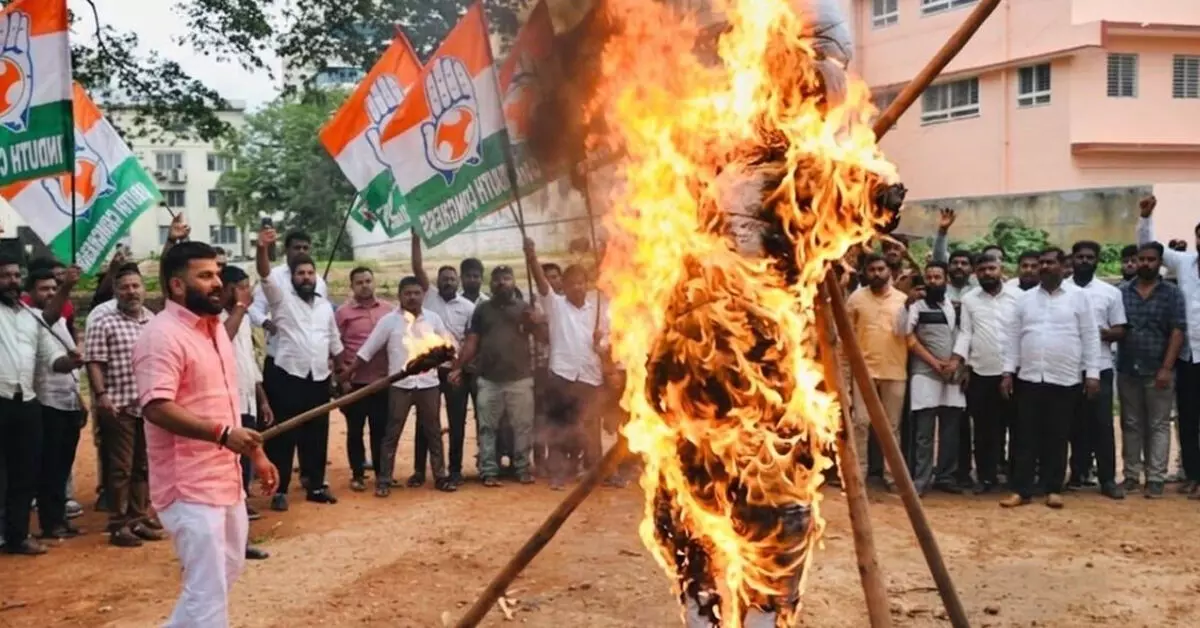 Bengaluru | ಸಚಿವ ಧರ್ಮೇಂದ್ರ ಪ್ರಧಾನ್ ಪ್ರತಿಕೃತಿ ದಹಿಸಿ ಯುವ ಕಾಂಗ್ರೆಸ್ ಆಕ್ರೋಶ Bengaluru | ಸಚಿವ ಧರ್ಮೇಂದ್ರ ಪ್ರಧಾನ್ ಪ್ರತಿಕೃತಿ ದಹಿಸಿ ಯುವ ಕಾಂಗ್ರೆಸ್ ಆಕ್ರೋಶ