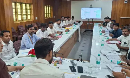 ಜೇವರ್ಗಿ ವಿವಿಧೆಡೆ ಜಿಲ್ಲಾಧಿಕಾರಿ ಇಕ್ರಮ್ ಶರೀಫ್ ಭೇಟಿ: ಬೆಳೆ ಹಾನಿ ಪರಿಶೀಲನೆ, ಎಸ್‌ಐಆರ್ ಪ್ರಗತಿ ಅವಲೋಕನ