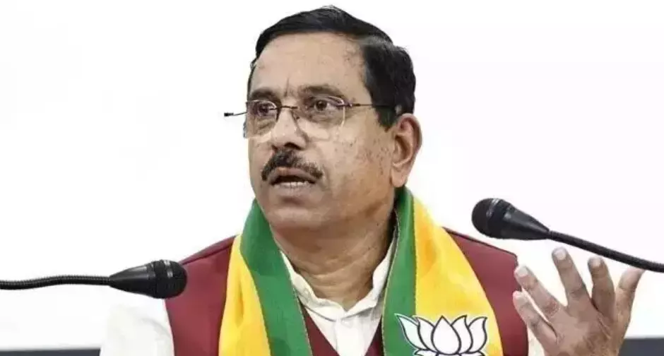 ಕೆಪಿಎಸ್ಸಿ ಕರ್ಮಕಾಂಡದ ಬಗ್ಗೆ ಏಕೆ ಧ್ವನಿ ಎತ್ತಲಿಲ್ಲ ರಾಹುಲ್ ಗಾಂಧಿ? : ಪ್ರಹ್ಲಾದ್ ಜೋಶಿ ಕೆಪಿಎಸ್ಸಿ ಕರ್ಮಕಾಂಡದ ಬಗ್ಗೆ ಏಕೆ ಧ್ವನಿ ಎತ್ತಲಿಲ್ಲ ರಾಹುಲ್ ಗಾಂಧಿ? : ಪ್ರಹ್ಲಾದ್ ಜೋಶಿ