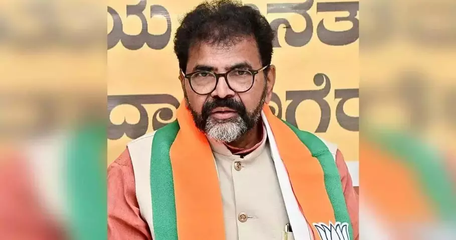 ನಿಯಮ ಉಲ್ಲಂಘನೆ, ಲಂಚದ ಬೇಡಿಕೆ ಆರೋಪ; ಪಶುವೈದ್ಯಾಧಿಕಾರಿ ನೇಮಕಾತಿ ತಡೆಗೆ ಛಲವಾದಿ ನಾರಾಯಣಸ್ವಾಮಿ ಆಗ್ರಹ ನಿಯಮ ಉಲ್ಲಂಘನೆ, ಲಂಚದ ಬೇಡಿಕೆ ಆರೋಪ; ಪಶುವೈದ್ಯಾಧಿಕಾರಿ ನೇಮಕಾತಿ ತಡೆಗೆ ಛಲವಾದಿ ನಾರಾಯಣಸ್ವಾಮಿ ಆಗ್ರಹ