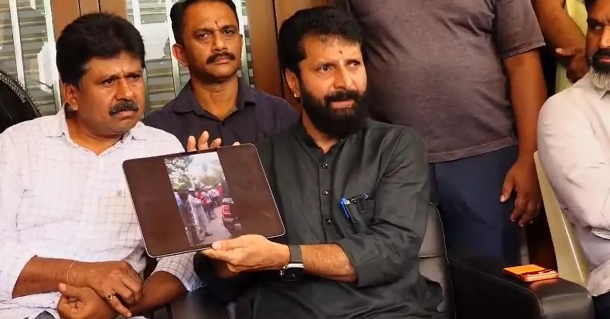 ಮುಸ್ಲಿಮರ ಬಗ್ಗೆ ನಿಂದನಾತ್ಮಕ ಹೇಳಿಕೆ ಸಮರ್ಥಿಸಿಕೊಳ್ಳಲು ತಪ್ಪು ವೀಡಿಯೊ ತೋರಿಸಿದ ಸಿ.ಟಿ.ರವಿ ಮುಸ್ಲಿಮರ ಬಗ್ಗೆ ನಿಂದನಾತ್ಮಕ ಹೇಳಿಕೆ ಸಮರ್ಥಿಸಿಕೊಳ್ಳಲು ತಪ್ಪು ವೀಡಿಯೊ ತೋರಿಸಿದ ಸಿ.ಟಿ.ರವಿ