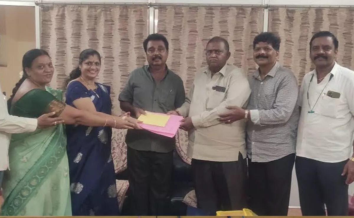 ಬಳ್ಳಾರಿ | ನೇಕಾರ ಸಮುದಾಯದಿಂದ ಸದಸ್ಯತ್ವ ಅಭಿಯಾನಕ್ಕೆ ಚಾಲನೆ ಬಳ್ಳಾರಿ | ನೇಕಾರ ಸಮುದಾಯದಿಂದ ಸದಸ್ಯತ್ವ ಅಭಿಯಾನಕ್ಕೆ ಚಾಲನೆ