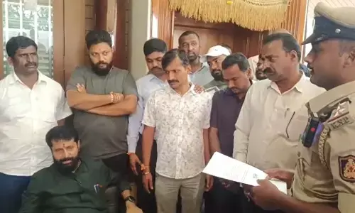 ಮುಸ್ಲಿಮರ ಬಗ್ಗೆ ನಿಂದನಾತ್ಮಕ, ಪ್ರಚೋದನಕಾರಿ ಹೇಳಿಕೆ : ಸಿ.ಟಿ.ರವಿ ಅವರ ನಿವಾಸಕ್ಕೆ ನೋಟಿಸ್‌ ನೀಡಲು ಆಗಮಿಸಿದ ಪೊಲೀಸರು