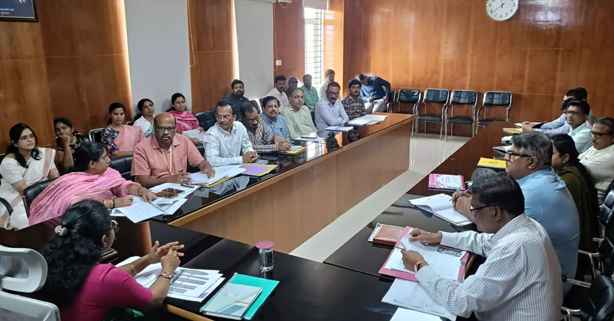 Raichur | ಸಾಮಾಜಿಕ ಅನಿಷ್ಟ ಪದ್ಧತಿ ನಿರ್ಮೂಲನೆಗೆ ಶ್ರಮಿಸಿ: ಜಿಲ್ಲಾಧಿಕಾರಿ ಪೂವಿತಾ ಎಸ್. Raichur | ಸಾಮಾಜಿಕ ಅನಿಷ್ಟ ಪದ್ಧತಿ ನಿರ್ಮೂಲನೆಗೆ ಶ್ರಮಿಸಿ: ಜಿಲ್ಲಾಧಿಕಾರಿ ಪೂವಿತಾ ಎಸ್.