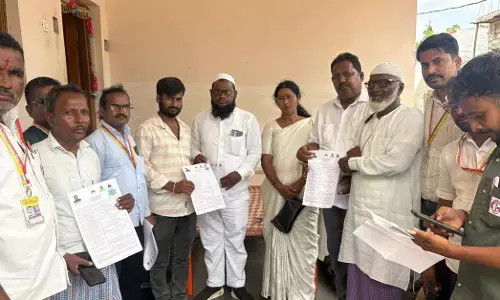 Jewargi | ಸೊನ್ನ ಗ್ರಾಮದಲ್ಲಿ ಗೃಹ ಜ್ಯೋತಿ ಯೋಜನೆ ಪರಿಷ್ಕರಣೆ ಆನ್‌ಲೈನ್ ಅರ್ಜಿ ಸಲ್ಲಿಕೆಗೆ ಚಾಲನೆ