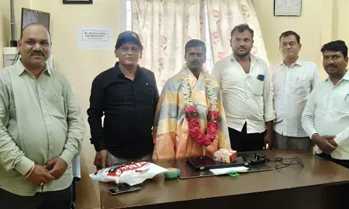 Kalaburagi | ಮತದಾರರ ಪಟ್ಟಿ ಪರಿಷ್ಕರಣೆ ಕಾರ್ಯದಲ್ಲಿ ಶೇ.100 ಸಾಧನೆ  : ಬಿಎಲ್‌ಒಗೆ ಸನ್ಮಾನ
