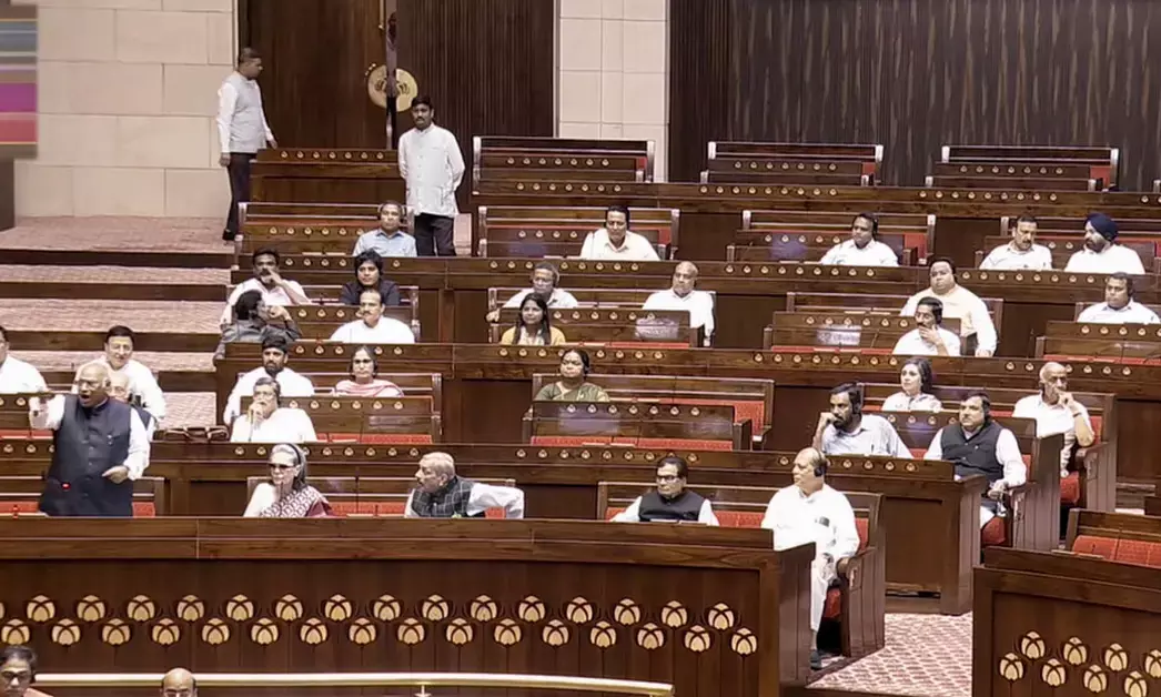 ‘ವಂದೇ ಮಾತರಂ’ ಗೀತೆಗೆ ಅವಮಾನ ಮಾಡಿದರೆ ಅಪರಾಧ : ರಾಜ್ಯ ಸಭೆಯಲ್ಲಿ ತಿದ್ದುಪಡಿ ಮಸೂದೆ ಅಂಗೀಕಾರ