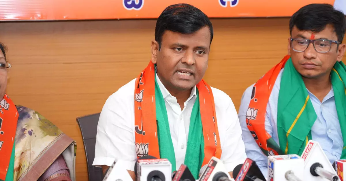 Koppal | 11-ಎ ಉಪಕಾಲುವೆಗೆ ನೀರು ಹರಿಸಲು ಜು.31ರಂದು ಅಂಜನಾದ್ರಿಯಿಂದ ಮುನಿರಾಬಾದ್ವರೆಗೆ ರೈತರ ಪಾದಯಾತ್ರೆ Koppal | 11-ಎ ಉಪಕಾಲುವೆಗೆ ನೀರು ಹರಿಸಲು ಜು.31ರಂದು ಅಂಜನಾದ್ರಿಯಿಂದ ಮುನಿರಾಬಾದ್ವರೆಗೆ ರೈತರ ಪಾದಯಾತ್ರೆ