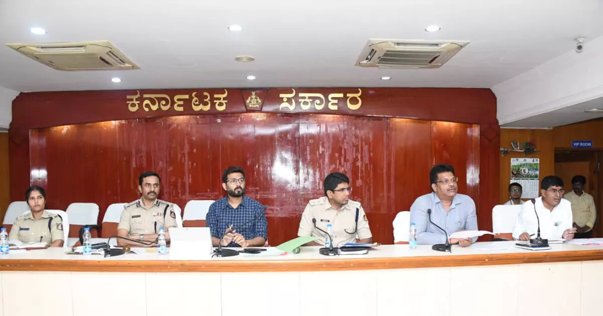 Kalaburagi | ಆ.2ರಂದು ಸಿವಿಲ್ ಪೊಲೀಸ್ ಪೇದೆ ನೇಮಕಾತಿ ಪರೀಕ್ಷೆ: ಅಕ್ರಮಕ್ಕೆ ಅವಕಾಶ ನೀಡದಂತೆ ಡಿಸಿ ಸೂಚನೆ Kalaburagi | ಆ.2ರಂದು ಸಿವಿಲ್ ಪೊಲೀಸ್ ಪೇದೆ ನೇಮಕಾತಿ ಪರೀಕ್ಷೆ: ಅಕ್ರಮಕ್ಕೆ ಅವಕಾಶ ನೀಡದಂತೆ ಡಿಸಿ ಸೂಚನೆ