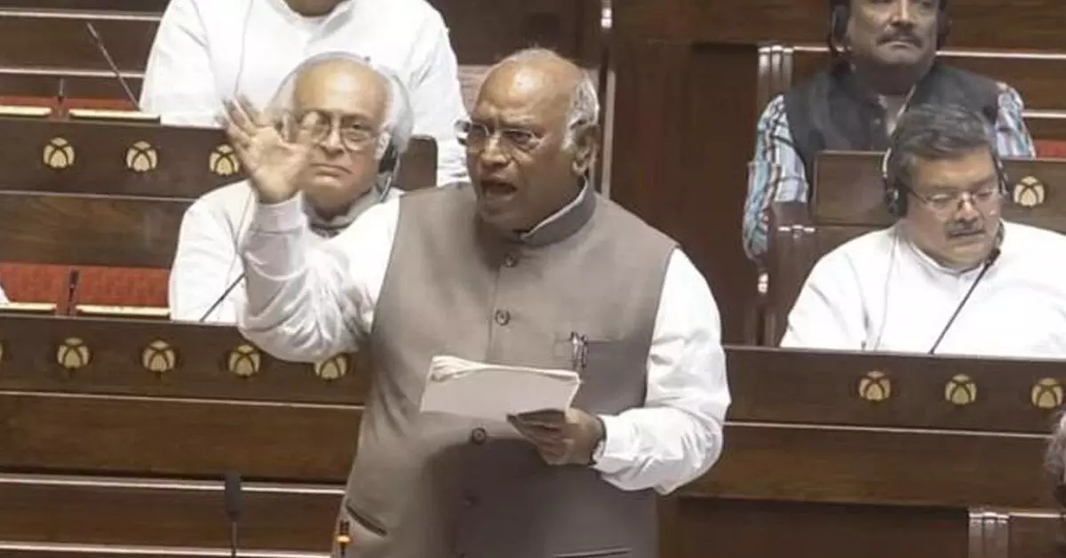 ರಾಜ್ಯಸಭೆ ಅಧಿವೇಶನ | ಪ್ರಶ್ನೆಪತ್ರಿಕೆ ಸೋರಿಕೆ ತಡೆ ಮಸೂದೆ ಕುರಿತ ಚರ್ಚೆ ವೇಳೆ ಮನುಸ್ಮೃತಿ ಉಲ್ಲೇಖಿಸಿದ ಖರ್ಗೆ; ನಡ್ಡಾ ಆಕ್ಷೇಪ ರಾಜ್ಯಸಭೆ ಅಧಿವೇಶನ | ಪ್ರಶ್ನೆಪತ್ರಿಕೆ ಸೋರಿಕೆ ತಡೆ ಮಸೂದೆ ಕುರಿತ ಚರ್ಚೆ ವೇಳೆ ಮನುಸ್ಮೃತಿ ಉಲ್ಲೇಖಿಸಿದ ಖರ್ಗೆ; ನಡ್ಡಾ ಆಕ್ಷೇಪ