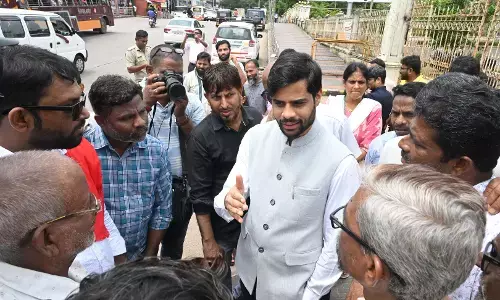 ಬೀದಿಬದಿ ವ್ಯಾಪಾರಿಗಳ ಸಮಸ್ಯೆ ಆಲಿಸಿದ ಮಂಗಳೂರು ಮನಪಾ ನೂತನ ಆಯುಕ್ತ