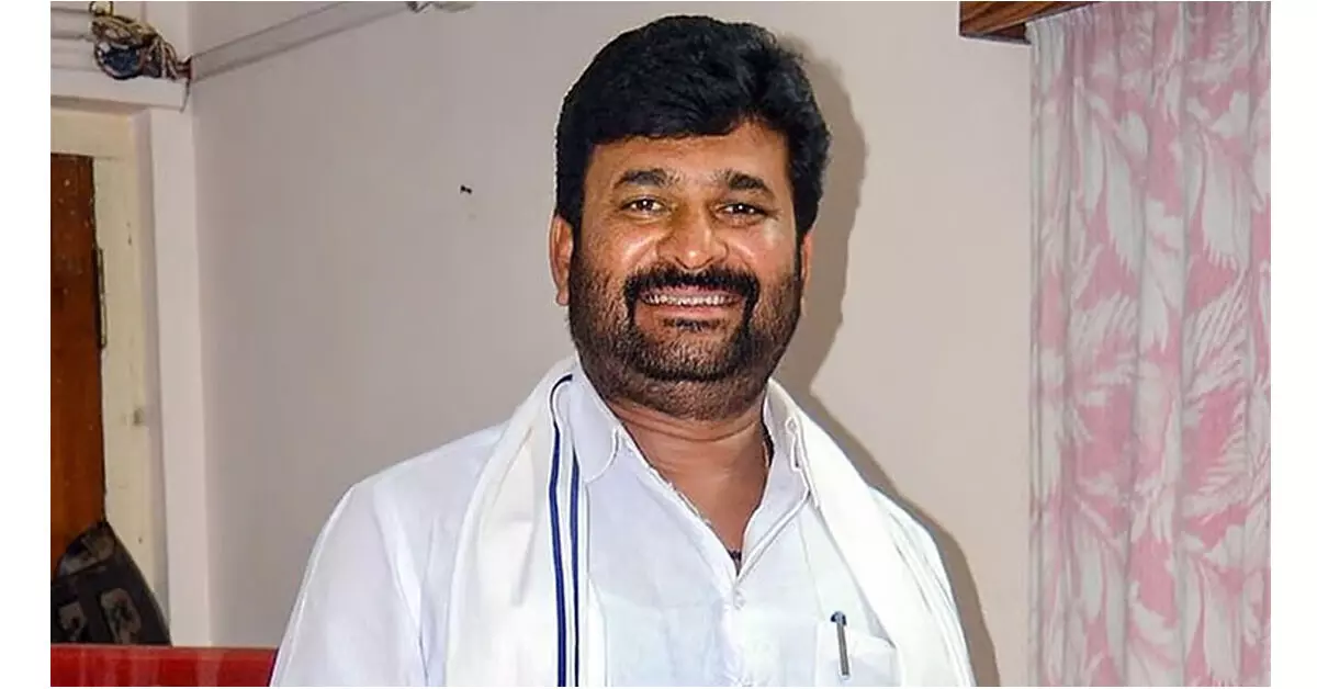 ಯೋಗೀಶ ಗೌಡ ಕೊಲೆ ಪ್ರಕರಣ; ವಿನಯ ಕುಲಕರ್ಣಿ ಸಹಿತ 10 ಮಂದಿಗೆ ಹೈಕೋರ್ಟ್ ಜಾಮೀನು ಯೋಗೀಶ ಗೌಡ ಕೊಲೆ ಪ್ರಕರಣ; ವಿನಯ ಕುಲಕರ್ಣಿ ಸಹಿತ 10 ಮಂದಿಗೆ ಹೈಕೋರ್ಟ್ ಜಾಮೀನು