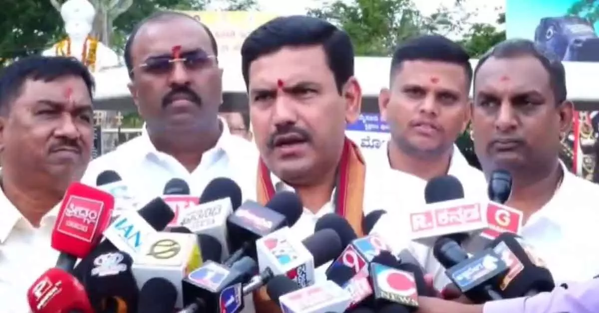 ಕಾವೇರಿ ಕೊಳ್ಳದ ರೈತರ ರಕ್ಷಣೆಗೆ ಕ್ರಮ ಕೈಗೊಳ್ಳಿ: ವಿಜಯೇಂದ್ರ ಕಾವೇರಿ ಕೊಳ್ಳದ ರೈತರ ರಕ್ಷಣೆಗೆ ಕ್ರಮ ಕೈಗೊಳ್ಳಿ: ವಿಜಯೇಂದ್ರ