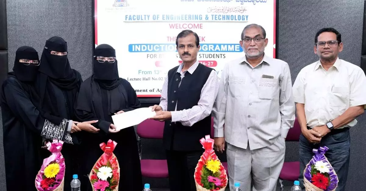 ಕಲಬುರಗಿ: ಕೆಬಿಎನ್ ವಿವಿಯಲ್ಲಿ ಮೂರು ವಾರಗಳ ಇಂಡಕ್ಷನ್ ಕಾರ್ಯಕ್ರಮ ಸಮಾರೋಪ ಕಲಬುರಗಿ: ಕೆಬಿಎನ್ ವಿವಿಯಲ್ಲಿ ಮೂರು ವಾರಗಳ ಇಂಡಕ್ಷನ್ ಕಾರ್ಯಕ್ರಮ ಸಮಾರೋಪ