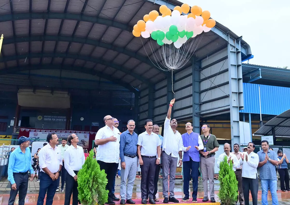 ಉಡುಪಿ ಜಿಲ್ಲಾ ಕಿರಿಯರ ಅಥ್ಲೆಟಿಕ್ಸ್ ಮೀಟ್: ನಿಟ್ಟೆಗೆ ಸಮಗ್ರ ಪ್ರಶಸ್ತಿ ಉಡುಪಿ ಜಿಲ್ಲಾ ಕಿರಿಯರ ಅಥ್ಲೆಟಿಕ್ಸ್ ಮೀಟ್: ನಿಟ್ಟೆಗೆ ಸಮಗ್ರ ಪ್ರಶಸ್ತಿ