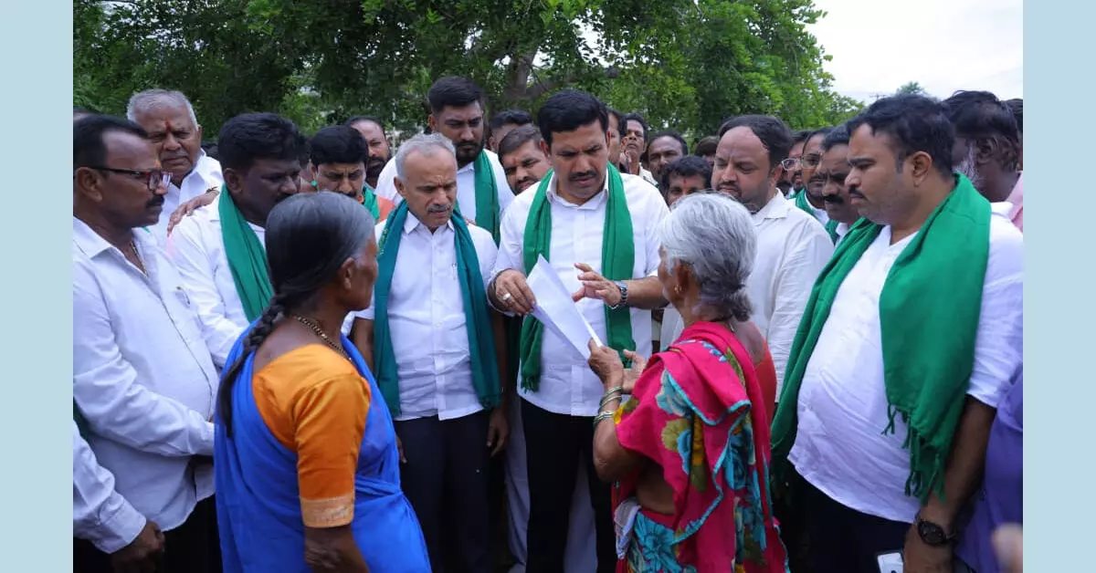 ಬರ | ರೈತರಿಗೆ ಪರಿಹಾರ ವಿತರಣೆಗಾಗಿ ಸರಕಾರ ತಕ್ಷಣ 10 ಸಾವಿರ ಕೋ.ರೂ. ಬಿಡುಗಡೆ ಮಾಡಲಿ: ವಿಜಯೇಂದ್ರ ಬರ | ರೈತರಿಗೆ ಪರಿಹಾರ ವಿತರಣೆಗಾಗಿ ಸರಕಾರ ತಕ್ಷಣ 10 ಸಾವಿರ ಕೋ.ರೂ. ಬಿಡುಗಡೆ ಮಾಡಲಿ: ವಿಜಯೇಂದ್ರ