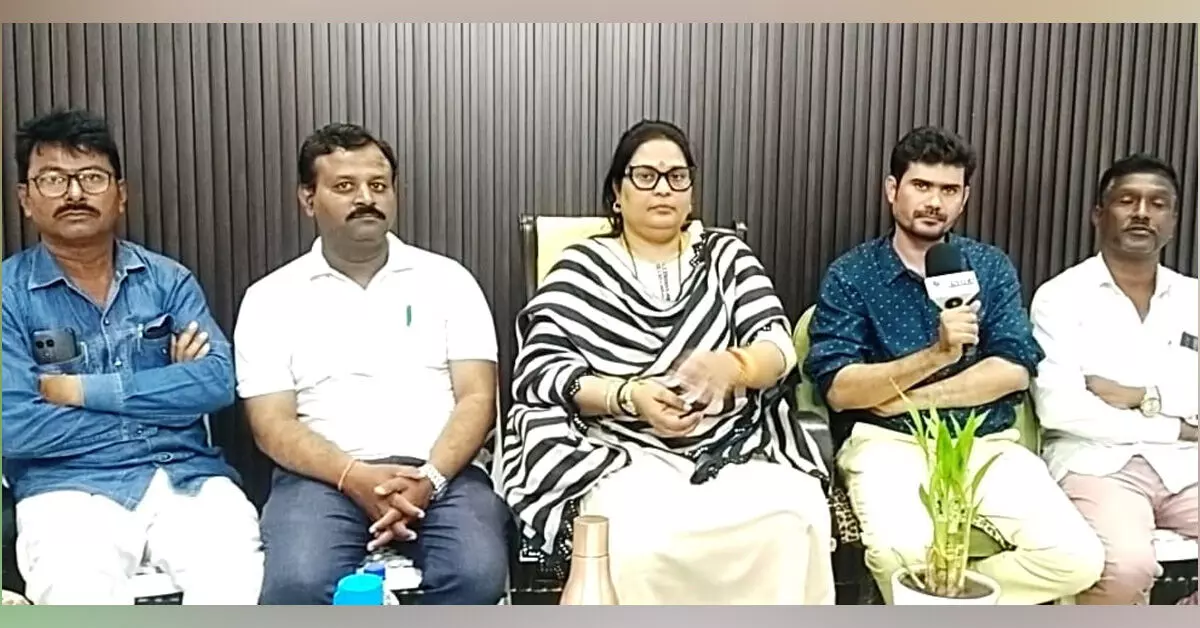 Aland | ಮಹಿಳೆಯರ ಮೂಲಸೌಕರ್ಯಕ್ಕಾಗಿ ಅ.6ರಿಂದ ಏಕವ್ಯಕ್ತಿ ಪಾದಯಾತ್ರೆ Aland | ಮಹಿಳೆಯರ ಮೂಲಸೌಕರ್ಯಕ್ಕಾಗಿ ಅ.6ರಿಂದ ಏಕವ್ಯಕ್ತಿ ಪಾದಯಾತ್ರೆ