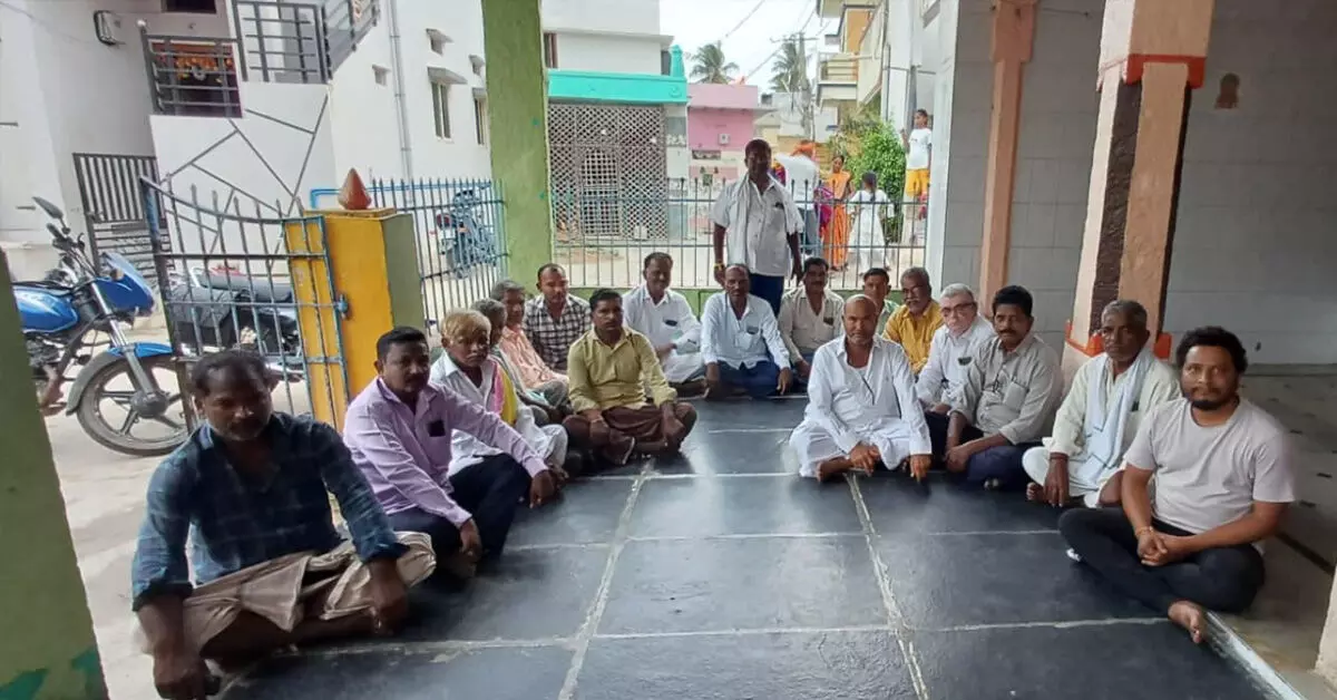 Ballari | ಗಂಗಾಮತ ಸಮಾಜಕ್ಕೆ ಸಚಿವ ಸ್ಥಾನ ನೀಡದಿದ್ದರೆ ಕಾಂಗ್ರೆಸ್ಗೆ ತಕ್ಕ ಉತ್ತರ: ಎಚ್ಚರಿಕೆ Ballari | ಗಂಗಾಮತ ಸಮಾಜಕ್ಕೆ ಸಚಿವ ಸ್ಥಾನ ನೀಡದಿದ್ದರೆ ಕಾಂಗ್ರೆಸ್ಗೆ ತಕ್ಕ ಉತ್ತರ: ಎಚ್ಚರಿಕೆ
