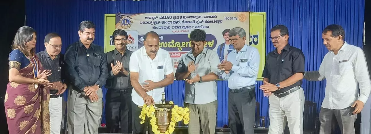 ಆಳ್ವಾಸ್ ಉದ್ಯೋಗ ಮೇಳದ ಮಾಹಿತಿ-ತರಬೇತಿ ಕಾರ್ಯಕ್ರಮ ಆಳ್ವಾಸ್ ಉದ್ಯೋಗ ಮೇಳದ ಮಾಹಿತಿ-ತರಬೇತಿ ಕಾರ್ಯಕ್ರಮ