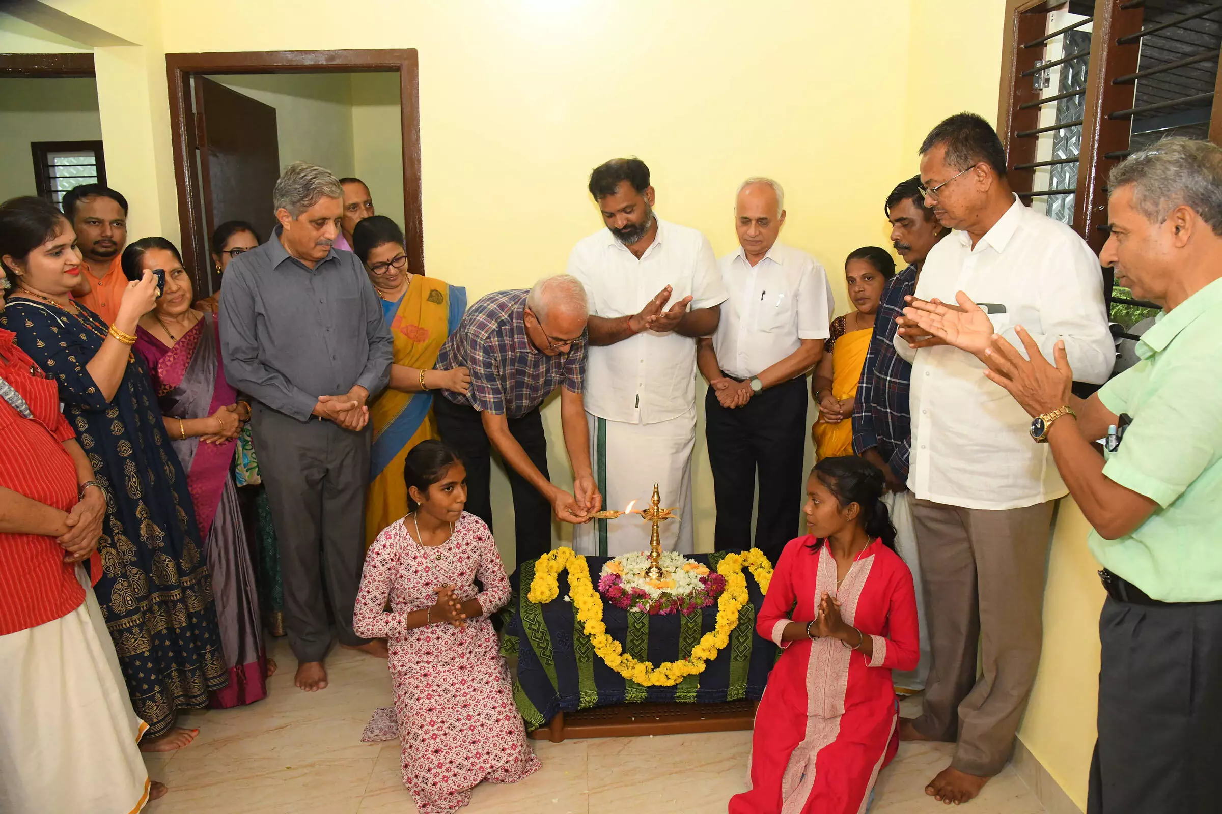 ಯಕ್ಷಗಾನ ಕಲಾರಂಗದ 101ನೆಯ ಮನೆ ಹಸ್ತಾಂತರ ಯಕ್ಷಗಾನ ಕಲಾರಂಗದ 101ನೆಯ ಮನೆ ಹಸ್ತಾಂತರ