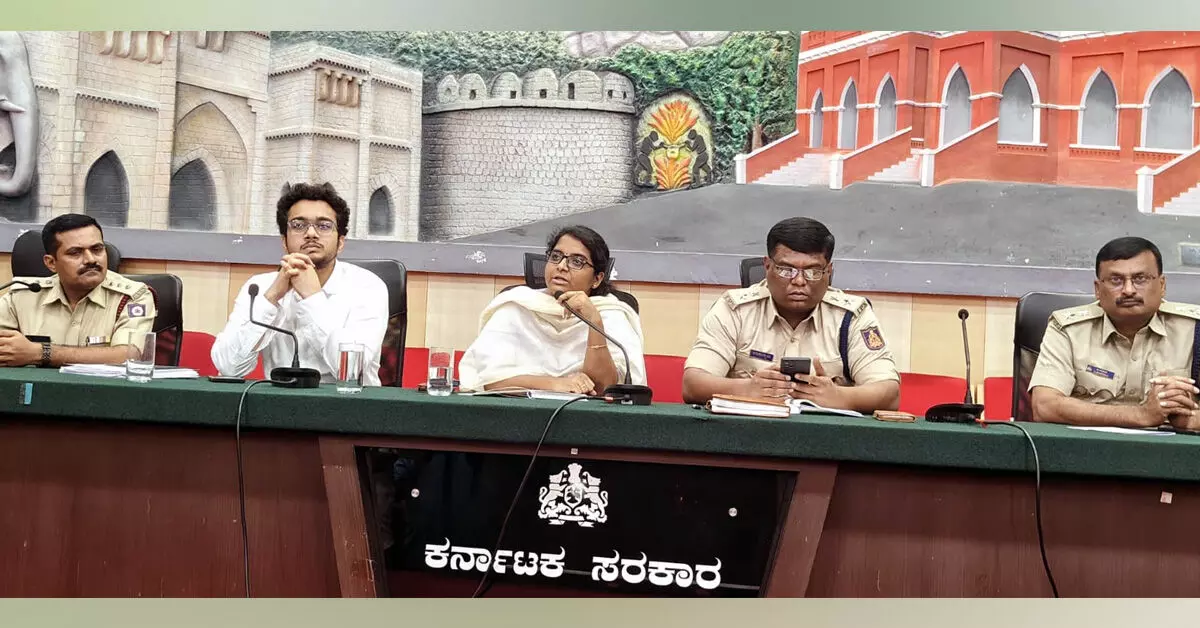 Raichur | ಪರಿಸರ ಸ್ನೇಹಿಯಾಗಿ ಗೌರಿ–ಗಣೇಶ ಹಬ್ಬ ಆಚರಿಸಿ: ಡಿಸಿ ಪೂವಿತಾ ಎಸ್. ಕರೆ Raichur | ಪರಿಸರ ಸ್ನೇಹಿಯಾಗಿ ಗೌರಿ–ಗಣೇಶ ಹಬ್ಬ ಆಚರಿಸಿ: ಡಿಸಿ ಪೂವಿತಾ ಎಸ್. ಕರೆ