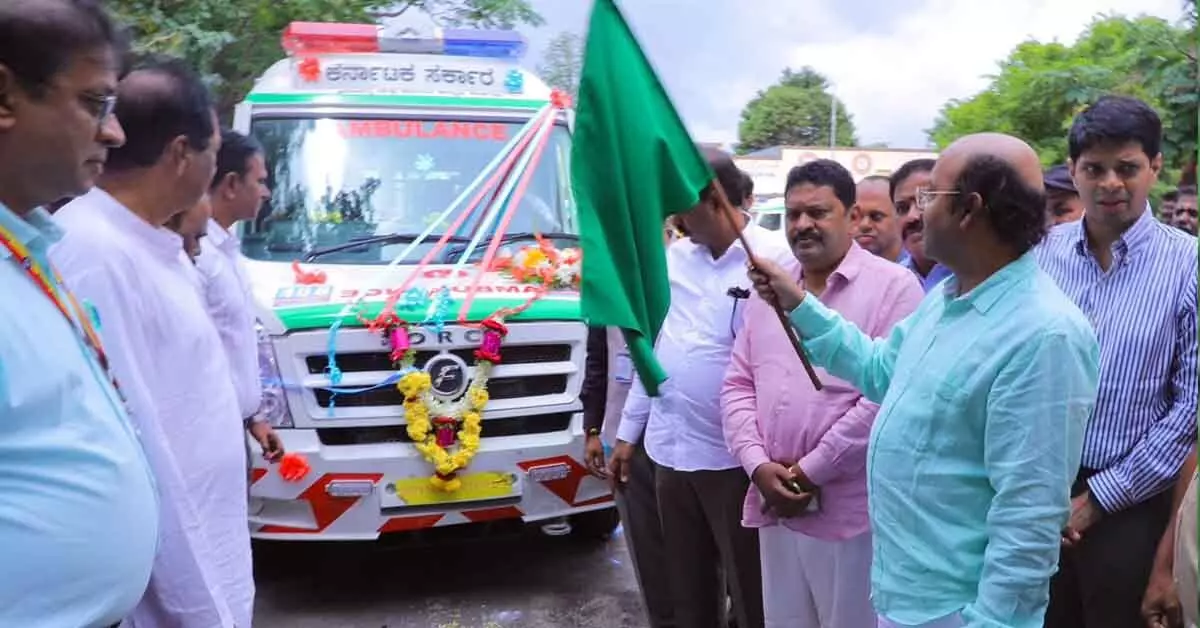 ಮೈಸೂರಿನಲ್ಲಿ ನೂತನ ಆಂಬುಲೆನ್ಸ್ ಸೇವೆಗೆ ಚಾಲನೆ ಮೈಸೂರಿನಲ್ಲಿ ನೂತನ ಆಂಬುಲೆನ್ಸ್ ಸೇವೆಗೆ ಚಾಲನೆ
