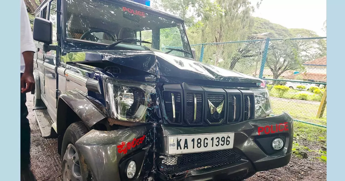 Chikkamagaluru | ಸಚಿವ ಕೆ.ಜೆ.ಜಾರ್ಜ್ ರ ಬೆಂಗಾವಲು ವಾಹನ ಅಪಘಾತ Chikkamagaluru | ಸಚಿವ ಕೆ.ಜೆ.ಜಾರ್ಜ್ ರ ಬೆಂಗಾವಲು ವಾಹನ ಅಪಘಾತ