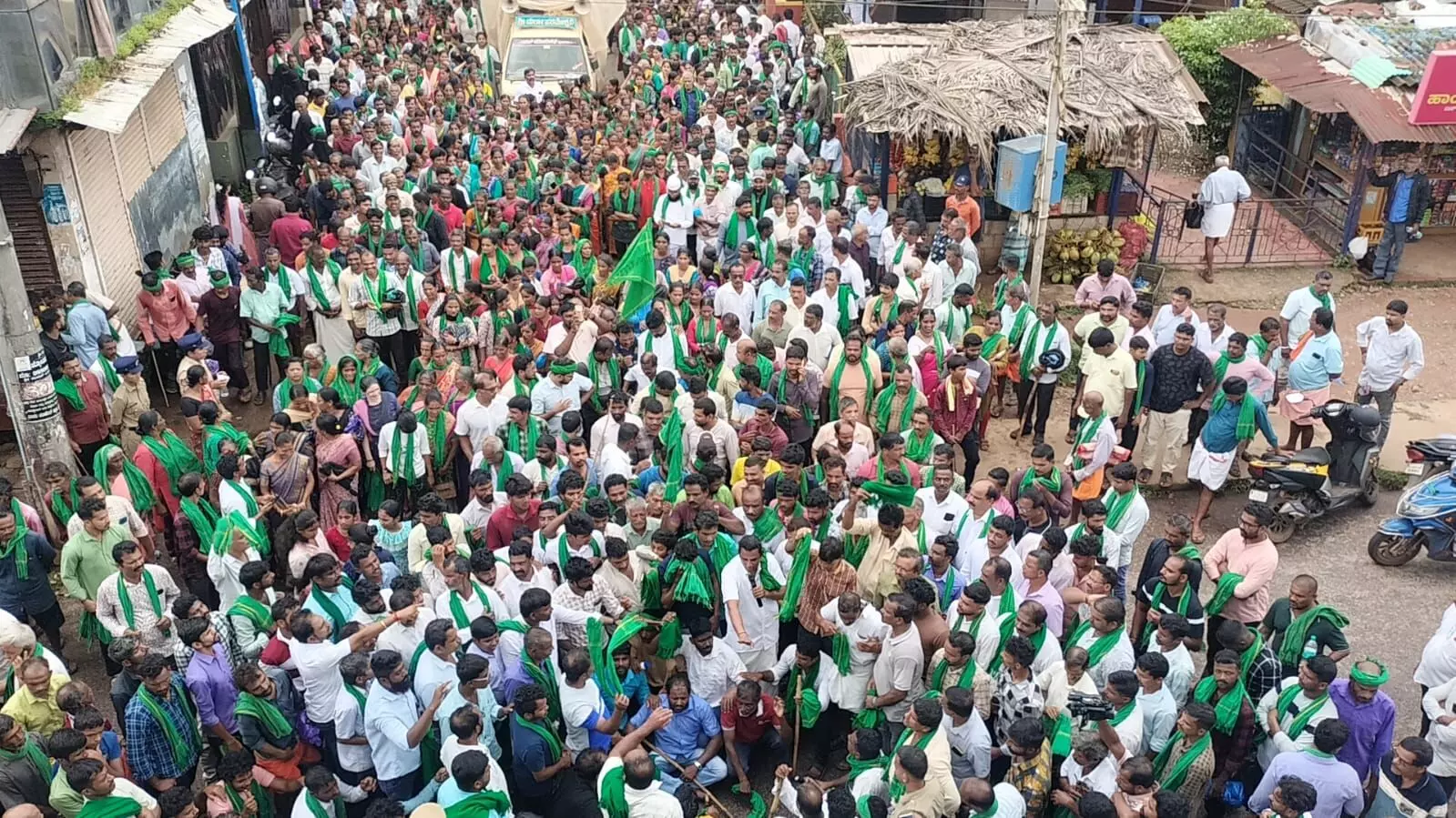 ಬೈಂದೂರು ಪ.ಪಂ ವ್ಯಾಪ್ತಿಯಿಂದ ಗ್ರಾಮೀಣ ಭಾಗ ಕೈ ಬಿಡಲು ಆಗ್ರಹ; ಆಡಳಿತದ ವಿರುದ್ಧ ಸಿಡಿದೆದ್ದ ರೈತರು ಬೈಂದೂರು ಪ.ಪಂ ವ್ಯಾಪ್ತಿಯಿಂದ ಗ್ರಾಮೀಣ ಭಾಗ ಕೈ ಬಿಡಲು ಆಗ್ರಹ; ಆಡಳಿತದ ವಿರುದ್ಧ ಸಿಡಿದೆದ್ದ ರೈತರು